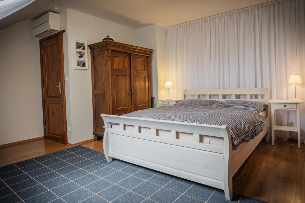 Penzion Primášé Dolni Vestonice Exterior foto